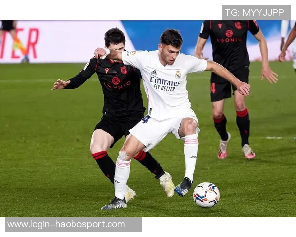 华伦西亚迎战皇家社会争夺西甲积分榜关键战役的胜利与荣耀